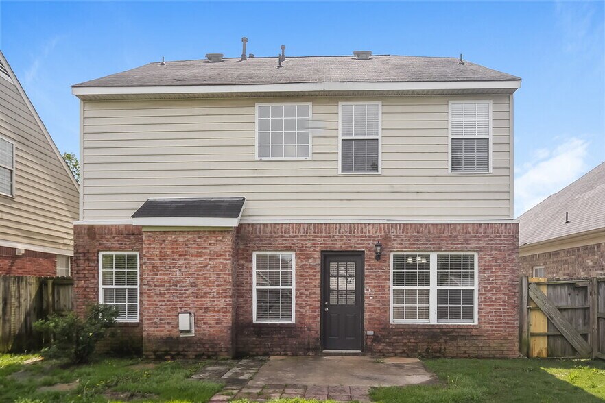 Building Photo - 7310 Green Ash Dr