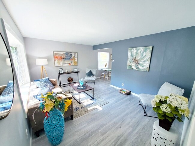 Building Photo - 4 Bed - 1 Bath Cape Cod for Rent