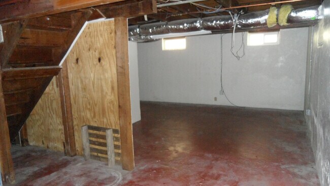 Building Photo - ***COMING SOON*** Adorable 3+ Bedroom 1+ B...