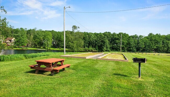 Building Photo - 223 Paxinos Dr