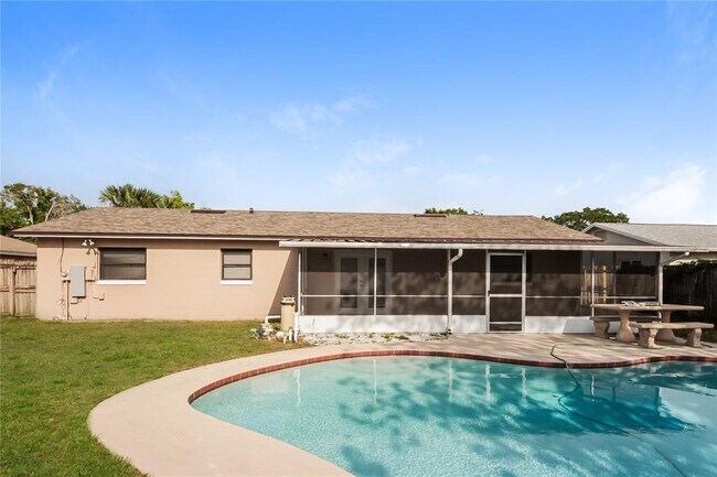 Building Photo - 5116 N Woodcrest Dr