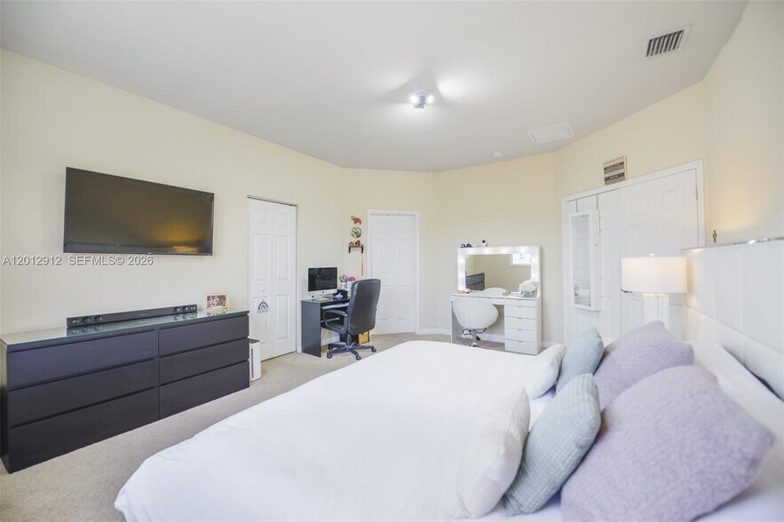 Building Photo - 9101 SW 169th Pl