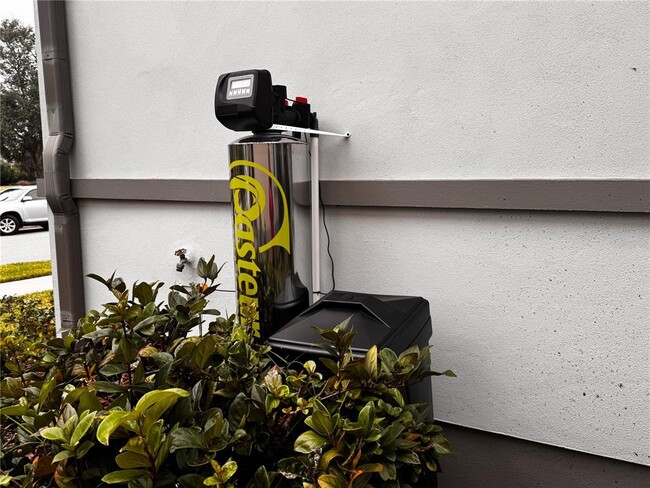 Building Photo - 6969 Arnoldson St