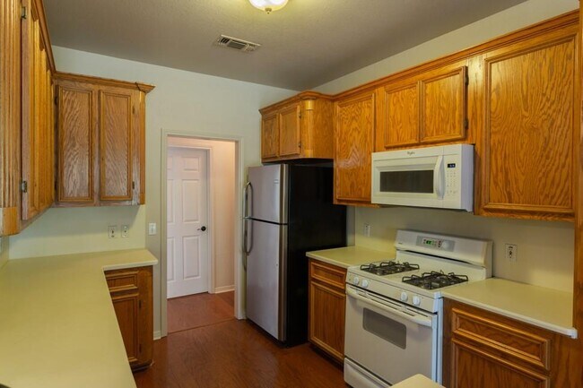 Building Photo - 1101 Cimarron Ct