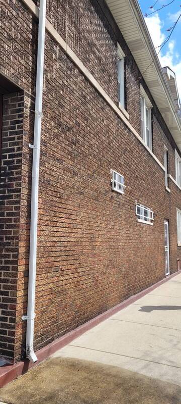 Building Photo - 8159 S Coles Ave