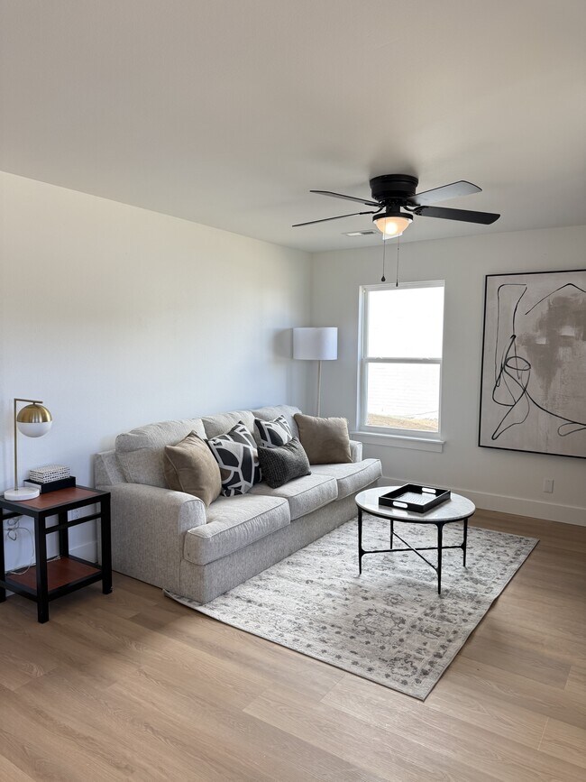 Building Photo - 1172 W Cato Springs Rd