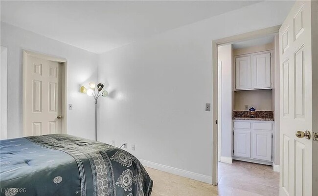 Building Photo - 8437 Sheltered Valley Dr