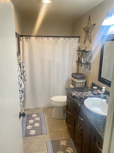 Second Bathroom - 832 Kalpati Cir