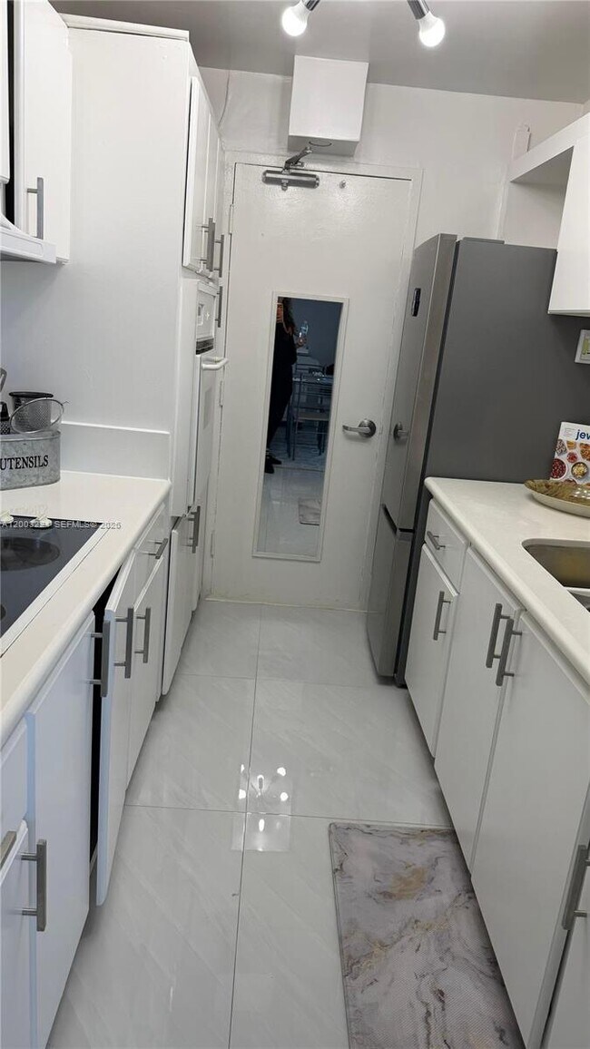 Building Photo - 1200 West Ave