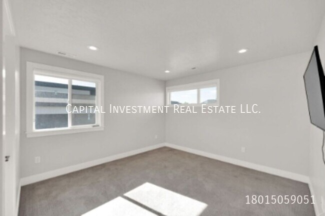 Building Photo - 2733 Urban Ridge Rd