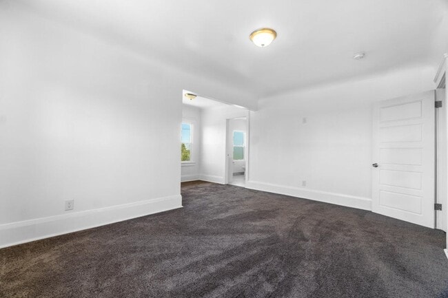 Building Photo - 1019 N Main St