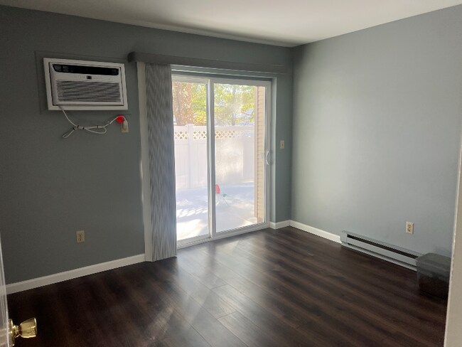 Building Photo - 23 Willow Springs