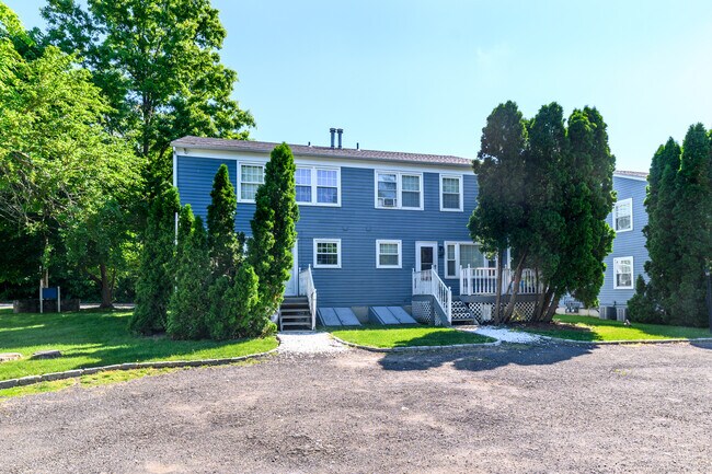 Building Photo - 1115 Black Rock Tpke