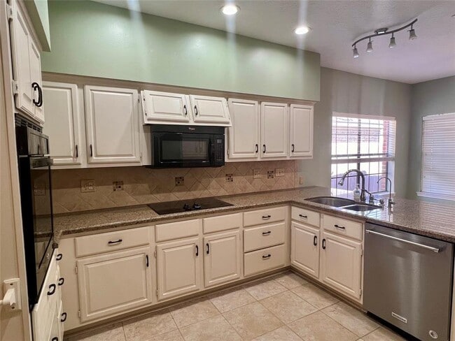 Building Photo - 15003 Radstock Dr