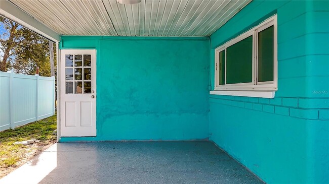 Building Photo - 5810 Tangerine Ave S