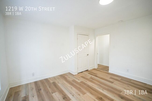 Building Photo - 1219 W 20th St