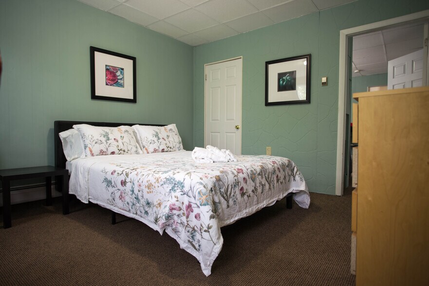 Building Photo - 42 Everett St