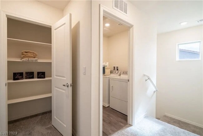 Building Photo - Bright, Modern 3 Bd, 3 bth, Home with Chef inspired Kitchen, 2 Living Spaces