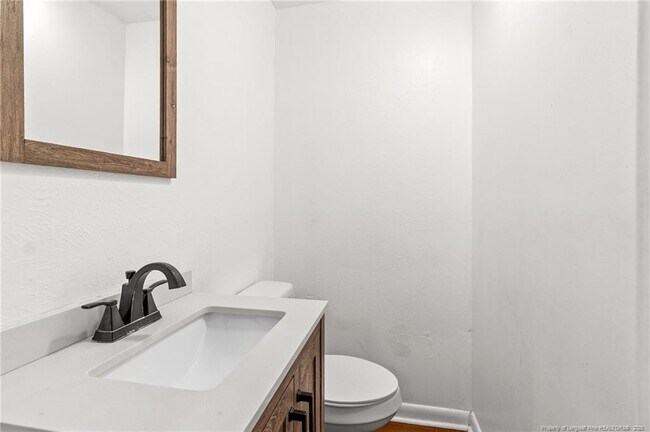 Building Photo - 1440 Marlborough Rd