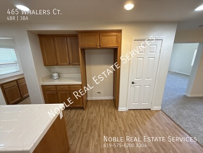 Building Photo - 465 Whalers Ct