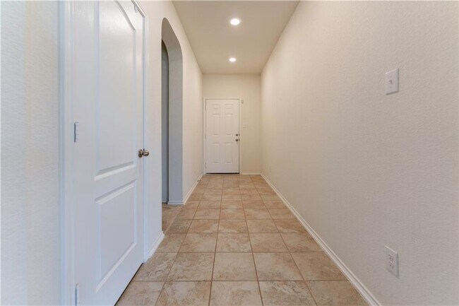 Building Photo - 1221 Backcountry Dr