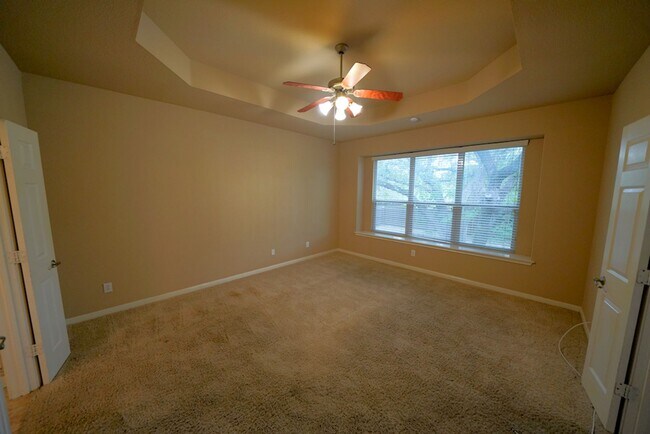 Building Photo - Beautiful Home Now Available in the Covete...