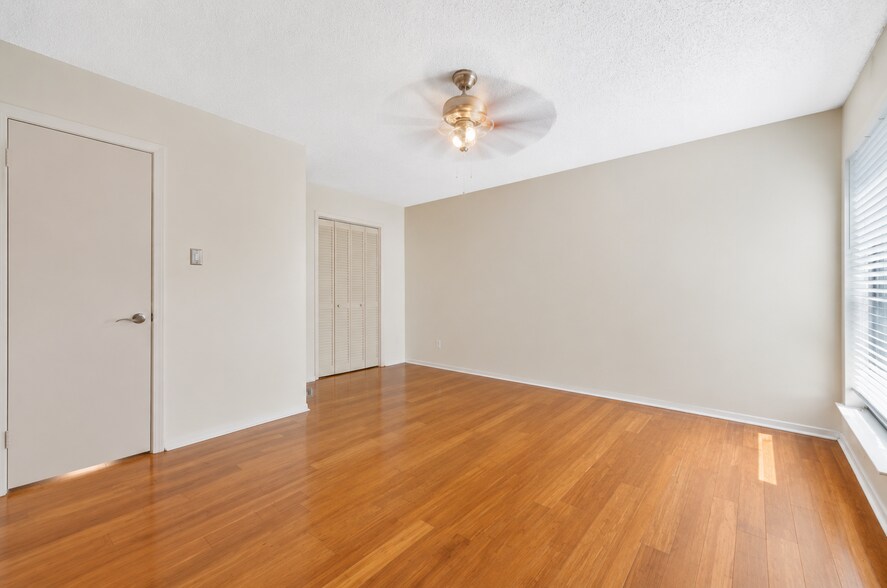 Master Bedroom - 1301 Memory Ln