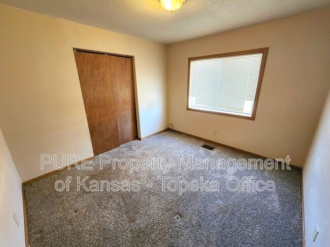 Building Photo - 3434 SW Clare Ave