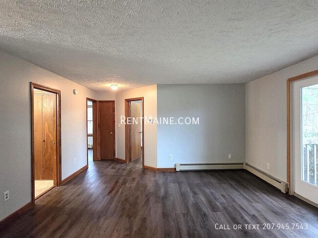 Building Photo - 10 Hartley St