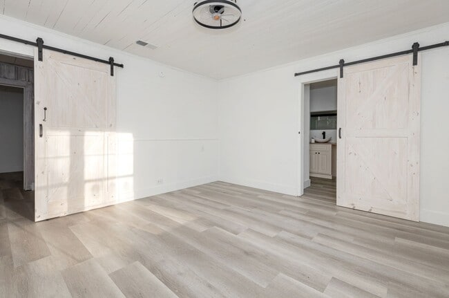 Building Photo - Fully remodeled home for rent!