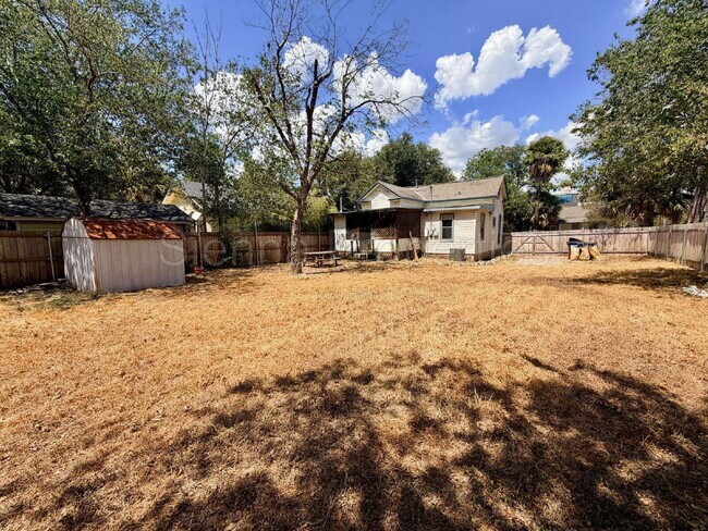Building Photo - 1509 Willow St