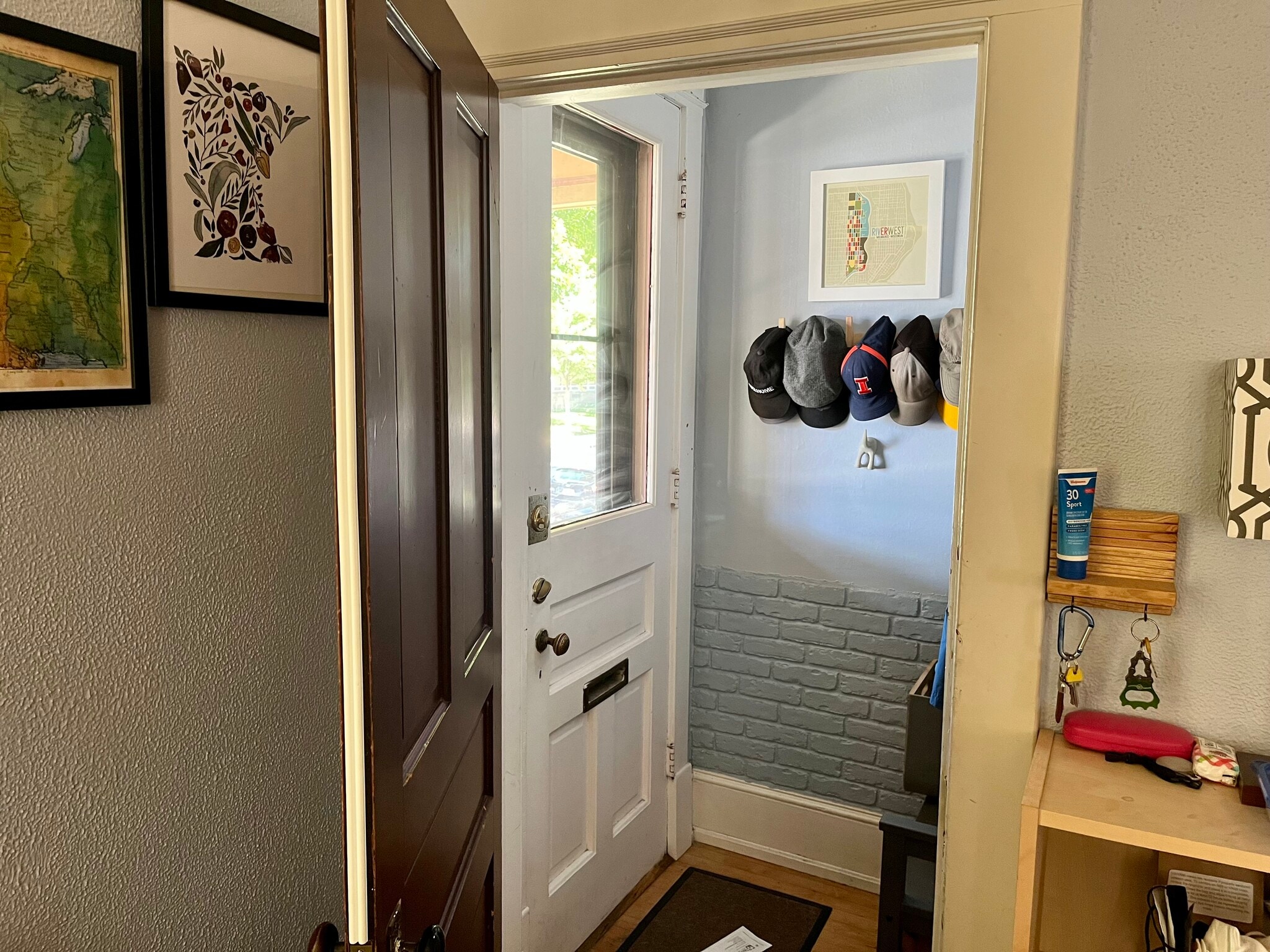 Entryway / Mudroom - 2732 N Fratney St