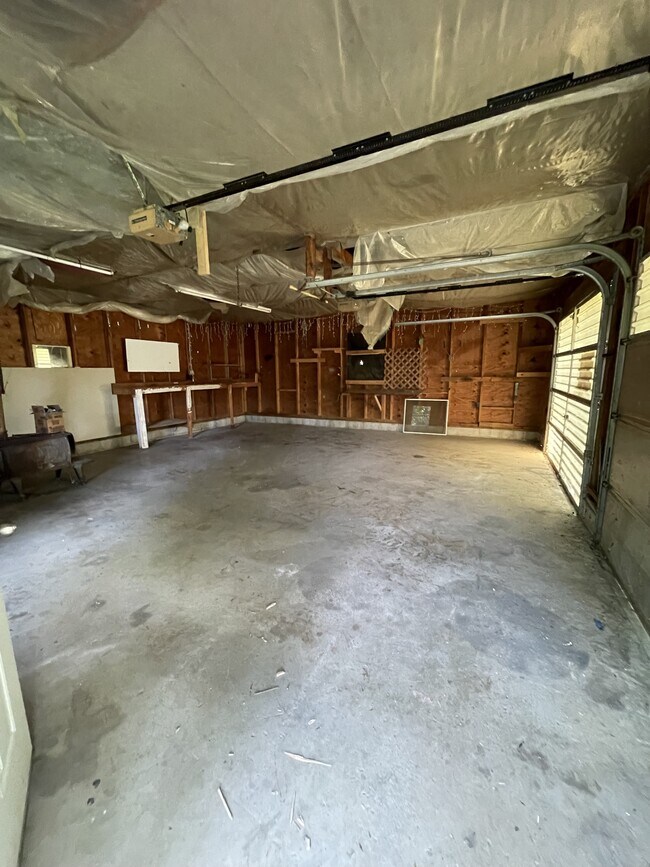 Building Photo - 213 E Church St