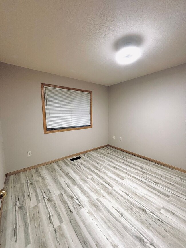 Building Photo - 1040/1044 4th St SE, Forest Lake, MN 55129 (duplex)