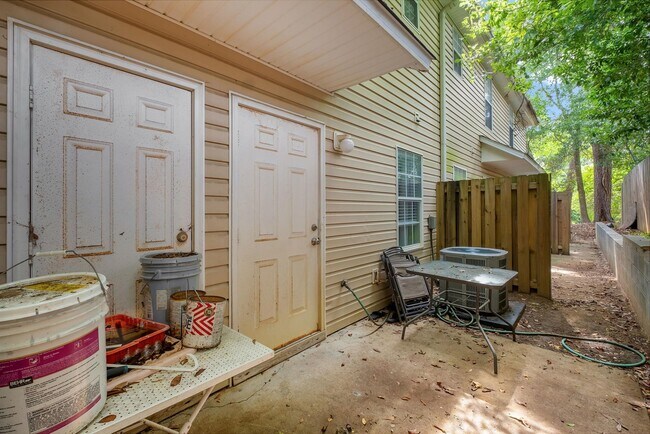 Building Photo - 241 Dixie Dr