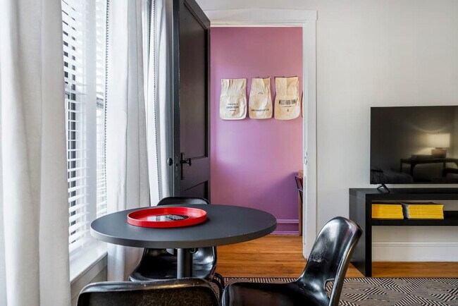 Building Photo - 3538 N Racine Ave