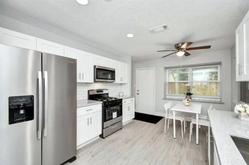 Building Photo - 5215 Rivertree Ln