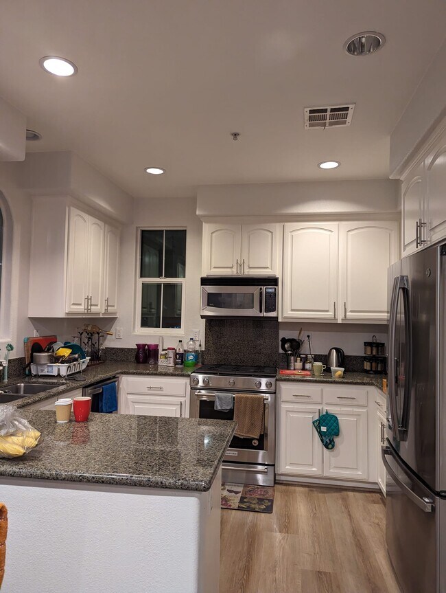 Building Photo - 135 Parc Place Dr