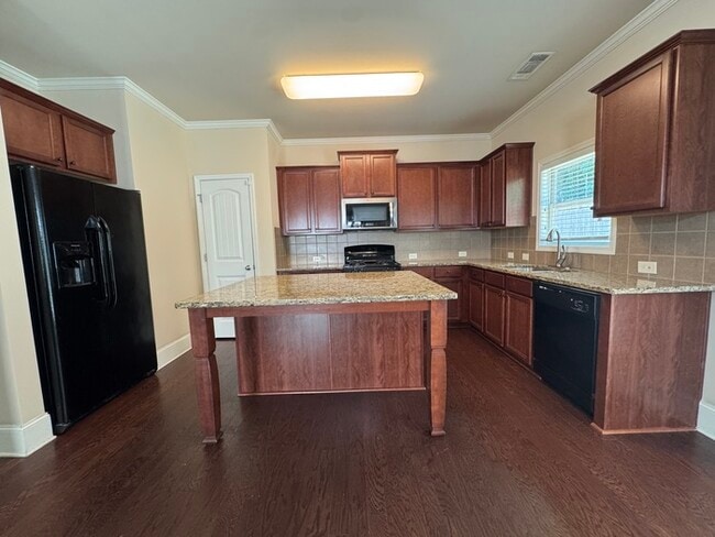 Building Photo - 836 Westmoreland Ln NE