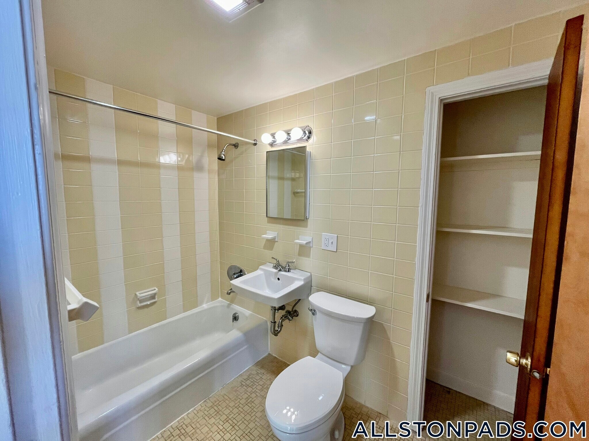 Building Photo - 64 Brighton Ave