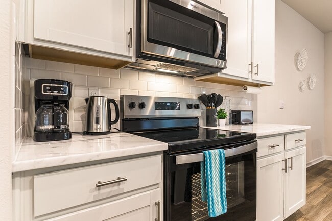 Building Photo - Available April 2026 - Turn Key Furnished 3 Bed, 2 Bath Home in Star Farms - MUST BE SEEN!