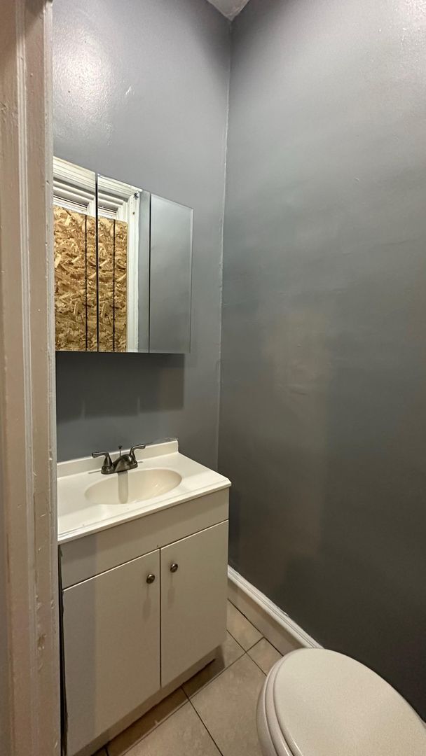 Building Photo - Modern Row - Stawberry Mansion