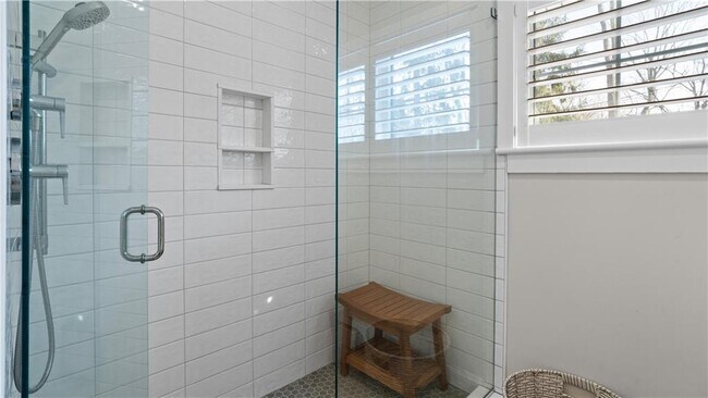 Building Photo - 1241 Saugatucket Rd