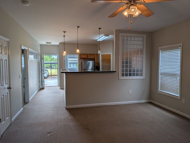 Building Photo - 807 Harvard Dr