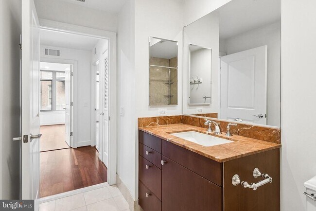 Building Photo - 2425 L St NW