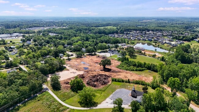 Building Photo - 717 McKissick Dr