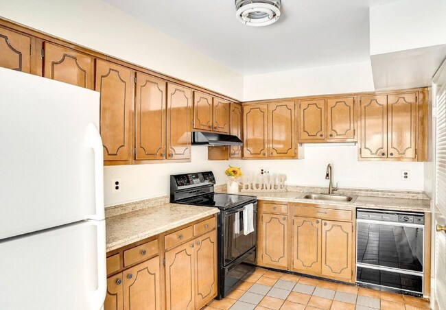 Building Photo - 7909 Sausalito Pl