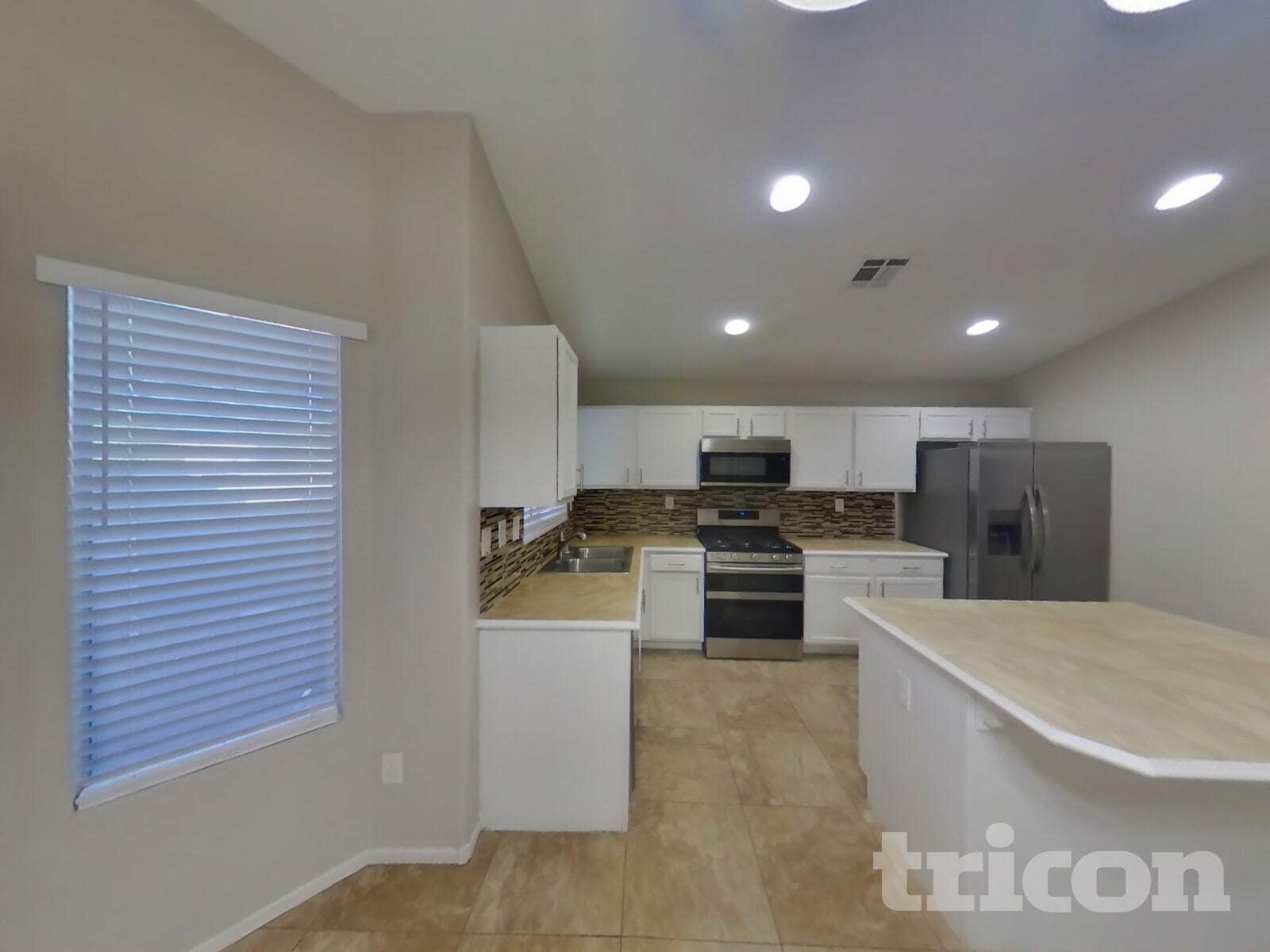 Building Photo - 11049 Zampino St