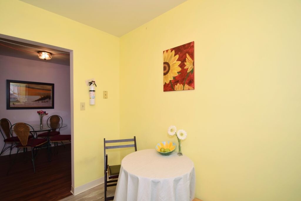 Building Photo - 620 Manatawny St