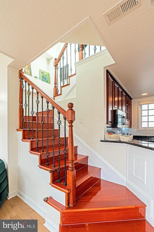 Building Photo - 3350 17th St NW